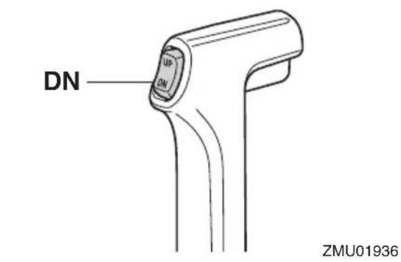 YAMAHA F40H (2022) - Procédure d'abaissement (modèles à système de trim) - 2
