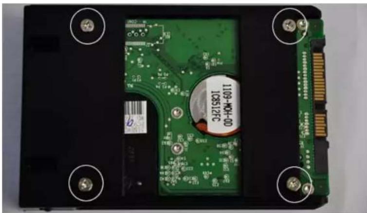 SYNOLOGY DiskStation DS409slim - Installer un disque dur - 2
