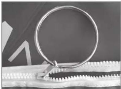 VitalMaxx 04318 - Tip for putting on the cuffs - 1
