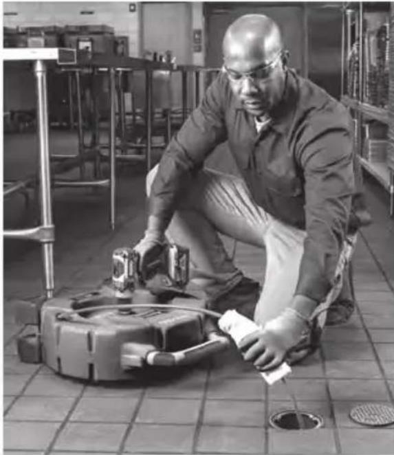 RIDGID FlexShaft K9102 - AVIS IMPORTANT Ne jamais laisser une chaîne de curage en rotation heurter la tête ou le câble de la caméra. Cela pourrait les endommager. - 3