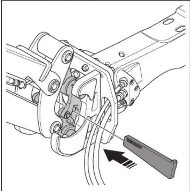 HUSQVARNA CEORA 546 EPOS - To install and remove the tools on the product (DXR 95) - 14