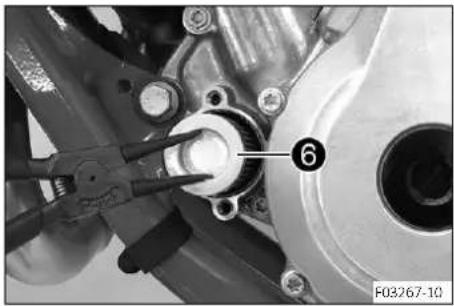 GAS GAS EC 350F (2023) - TRAVAUX D'ENTRETIEN SUR LE MOTEUR - 1