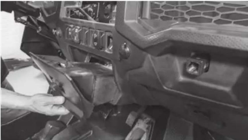 MTX Audio Thunder Sports MUD100.4 - DISASSEMBLY - RZR MODELS 2019+ - 10