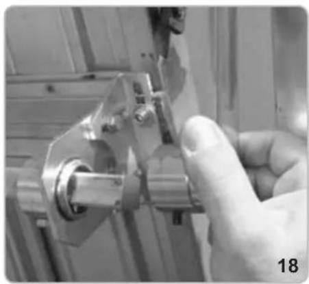 Vimar ELVOX EBM2 - Fixation du GROUPE RENVOI latéral 2 moteurs (cod. EBX4) - 2