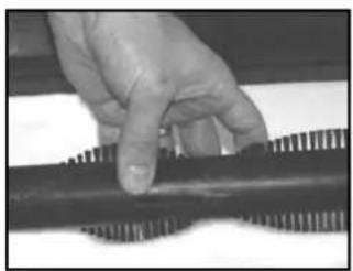 Clarke CarpetMaster 115 - CHANGING OR CLEANING OF THE BRUSH - 3