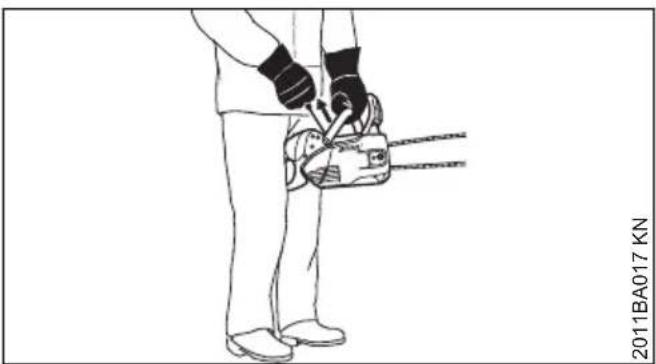 STIHL MS 151 C - Zwischen Knie oder Oberschenkel - 1