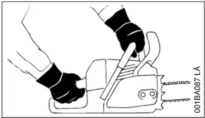 STIHL MS 151 C - Au cours du travail - 1