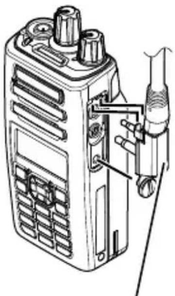 KENWOOD NX3220 - INSTALAR O ALTIFALANTE/ MICROFONE OU AURICULAR (OPCIONAL) - 1