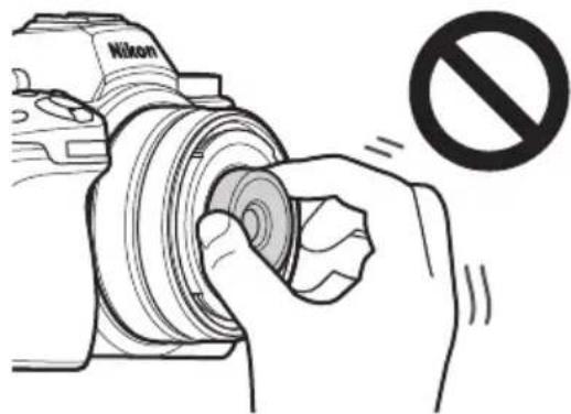 NIKON NIKKOR Z 26mm f2.8 - Précautions : extension de l'objectif - 2