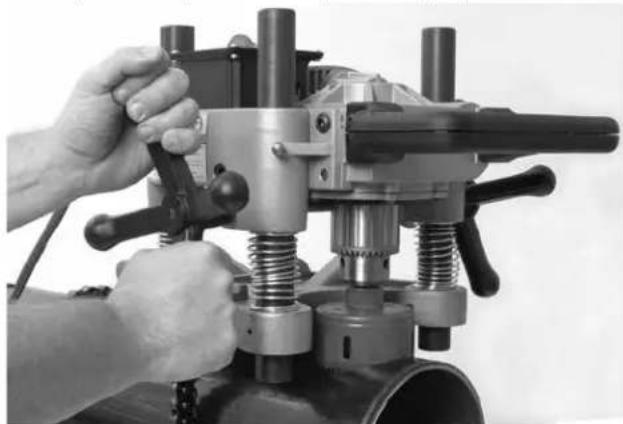 RIDGID HC300 - Тесік кесу құралының құат көзін қосу - 1