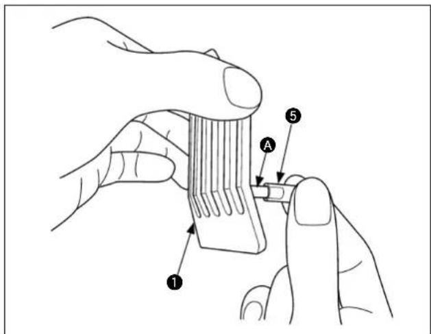 JUKI MF3580 - Procedura di installazione del paraolio della leva tirafi lo - 2
