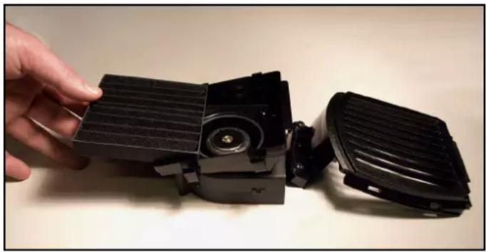 MARTIN JEM Compact Hazer Pro - Remplacement des filtres à air - 3