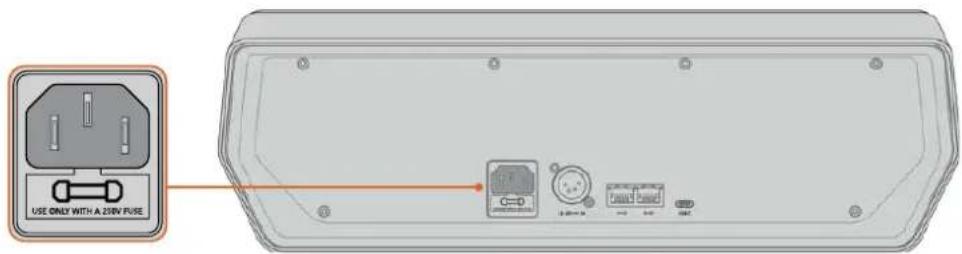 Blackmagic Design ATEM Mini Extreme - Stromversorgung des Kamerasteuerpults - 1