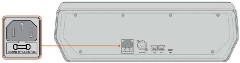 Blackmagic Design ATEM Mini Extreme - Alimenter le panneau - 1