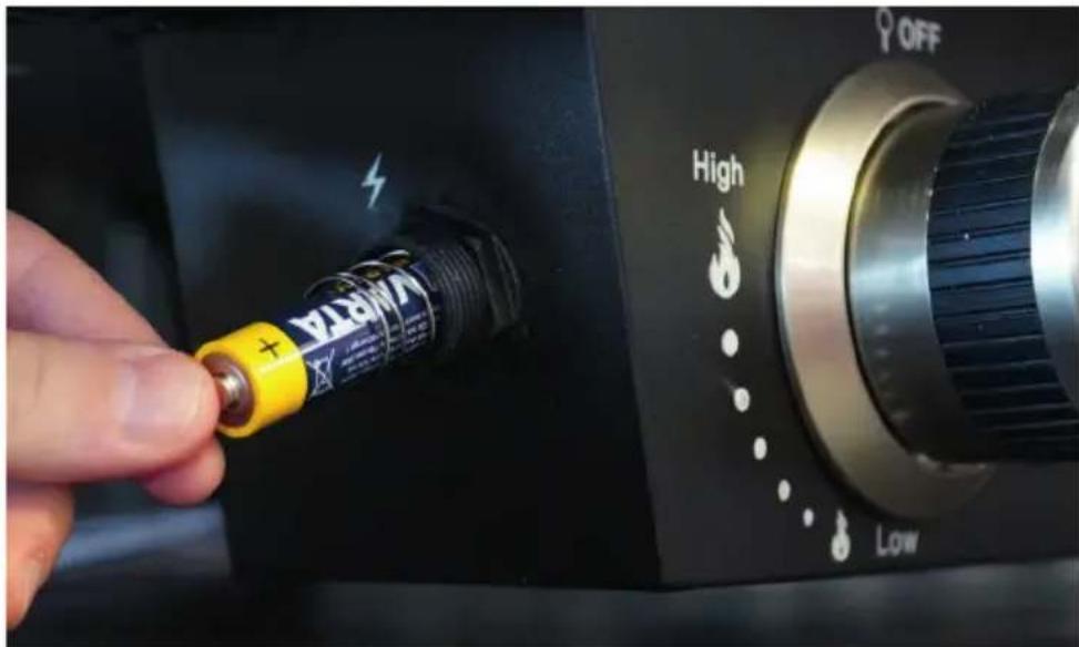 COZZE 90351 - ISÄTTNING OCH BYTE AV BATTERI - 1
