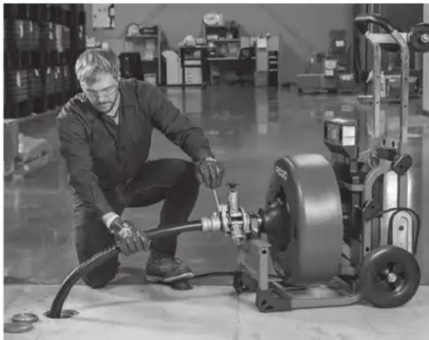 RIDGID K4310 FXP - Utilisation des appareils équipés d'un guide-câble avant - 1