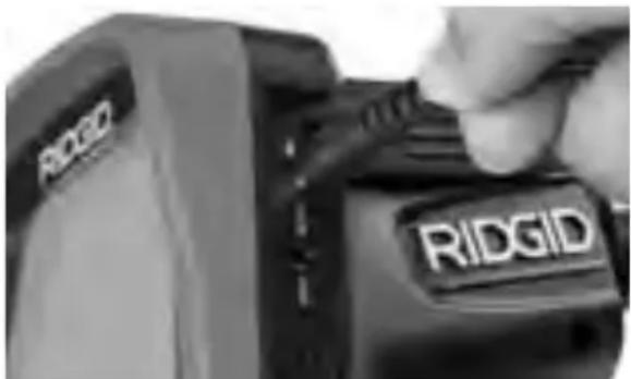 RIDGID SeeSnake microREEL CA350 - Alimentación con el adaptador CA - 1