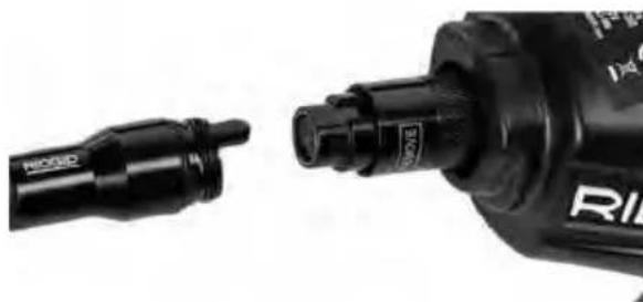 RIDGID SeeSnake microREEL CA350 - De camerakopkabel of verlengkabels aansluiten - 1