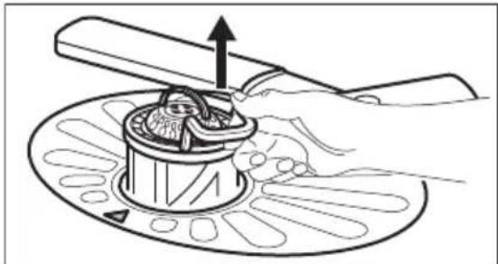 AEG FFB64607ZW - Cleaning the filters - 3