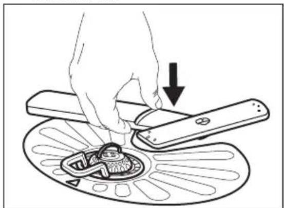 AEG FFB74917ZW - Cleaning the lower spray arm - 3