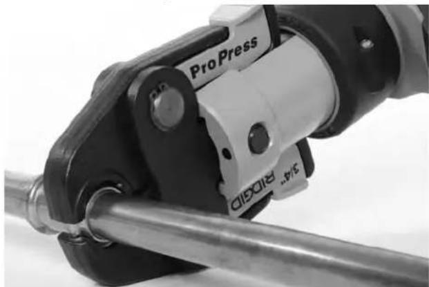 RIDGID RP 350 - Selladura de un acoplamiento con mordazas tradicionales de tipo tijera - 2