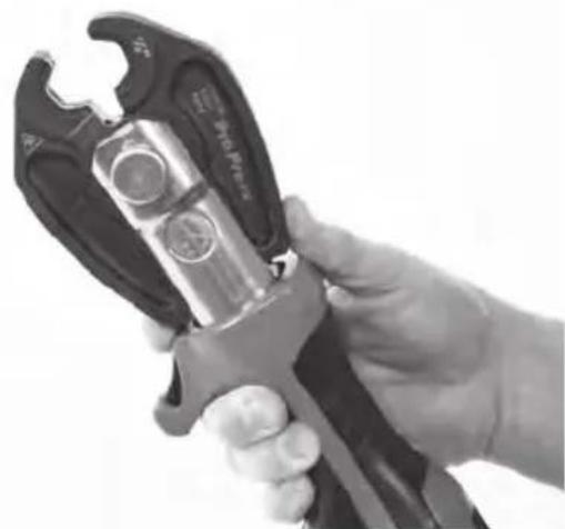 RIDGID RP 115 - Pressing A Fitting - 1