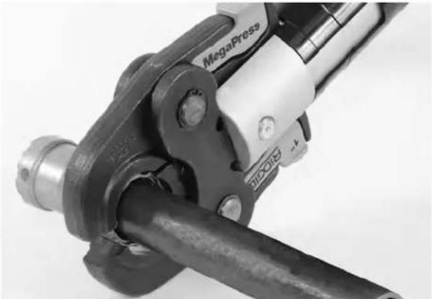 RIDGID RP 342XL - Le sertissage à l'aide de mâchoires à cisaille typiques - 1