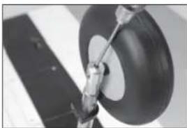 Hangar 9 P47D Thunderbolt 20cc - FIXED GEAR INSTALLATION - 13