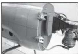 Hangar 9 P47D Thunderbolt 20cc - INSTALLATION VON STABILISATOR UND EITENRUDER - 71