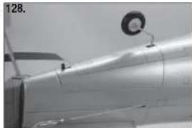 Hangar 9 P47D Thunderbolt 20cc - □ MONTAGE DES ELEKTROMOTORS - 1