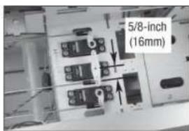 Hangar 9 P47D Thunderbolt 20cc - INSTALLAZIONE DEI SERVO DI ELEVATORE E110. MONE - 7
