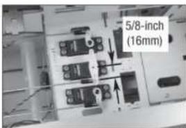 Hangar 9 P47D Thunderbolt 20cc - INSTALLATION DU SYSTÈME DE RENTRÉE - 34