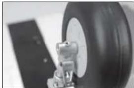 Hangar 9 P47D Thunderbolt 20cc - □ RETRACT INSTALLATION - 11