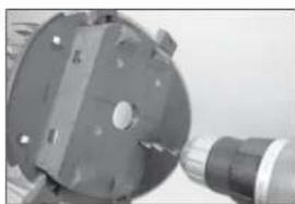 Hangar 9 P47D Thunderbolt 20cc - INSTALLATION VON STABILISATOR UND EITENRUDER - 22