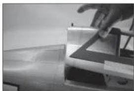 Hangar 9 P47D Thunderbolt 20cc - INSTALLATION VON STABILISATOR UND EITENRUDER - 1