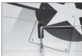 Hangar 9 P47D Thunderbolt 20cc - INSTALLATION DE L'AILERON - 19