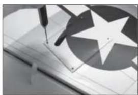 Hangar 9 P47D Thunderbolt 20cc - □ MONTAGE DES QUERRUDERS - 12