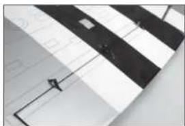 Hangar 9 P47D Thunderbolt 20cc - INSTALLATION DER KLAPPE - 5