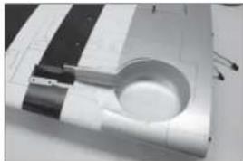 Hangar 9 P47D Thunderbolt 20cc - INSTALLATION DU TRAIN FIXE - 4