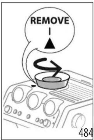 DELONGHI La Specialista Maestro EC9865M - Rengör facket för behållaren för kaffebönor - 3
