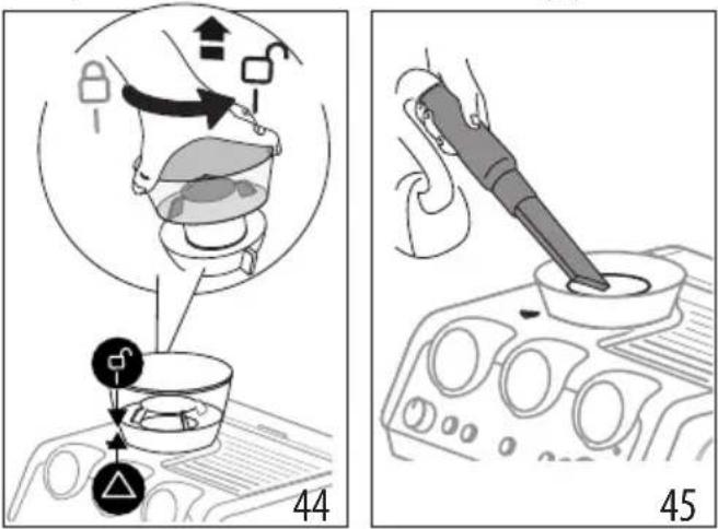 DELONGHI La Specialista Maestro EC9865M - Cleaning the beans container housing - 1
