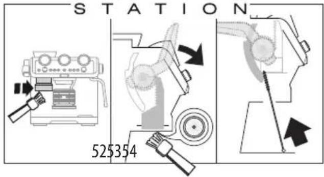 DELONGHI La Specialista Maestro EC9865M - Pulizia della "Smart tamping station" - 1