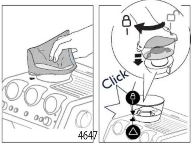 DELONGHI La Specialista Maestro EC9865M - Cleaning the beans container housing - 2