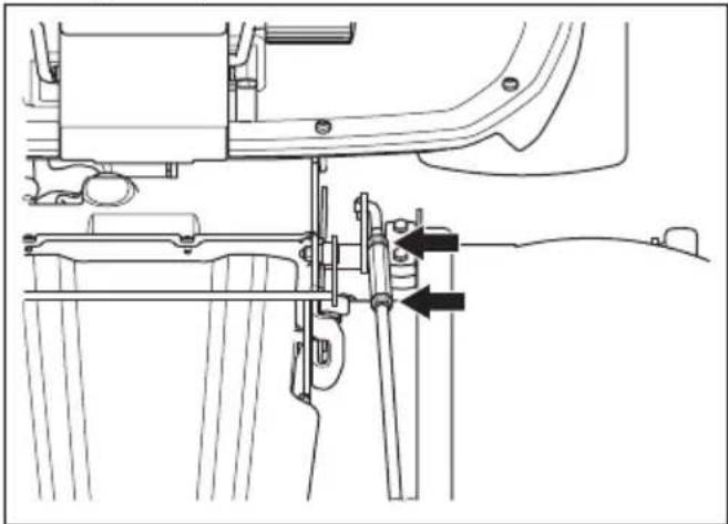 HUSQVARNA P 524X EFI - Nastavitev vzporednosti kosišča (C112X, C122X, R137X) - 3