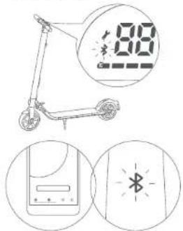 NINEBOT KickScooter E45D - Accendere il KickScooter. Un Icona Bluetooth lampoggiante indica che KickScooter è in attesa di una connessione. - 1