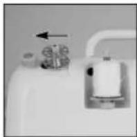 BOMANN NM 6063 CB - Inserción de la bobina de hilo del garfio - 1