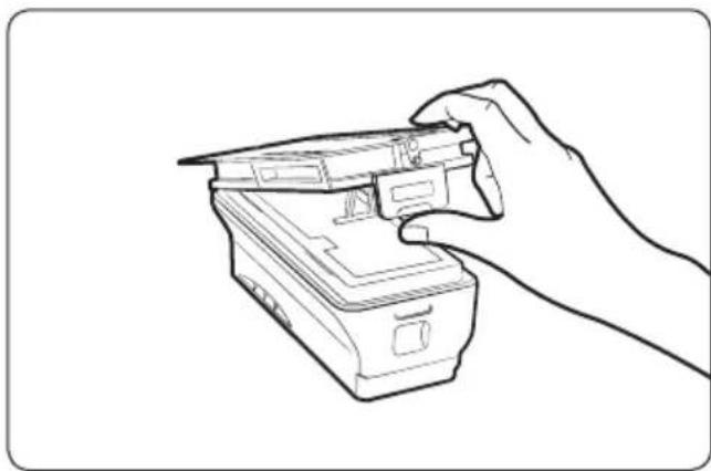 SAMSUNG Jet Bot VR30T85513B - Tömning och rengöring av dammbehållaren - 3