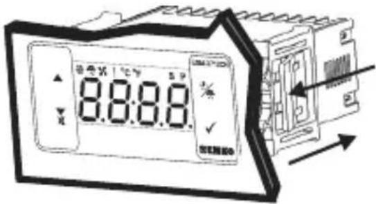 Emko ESM-3712-CN - Montaje y retirada del panel - 2