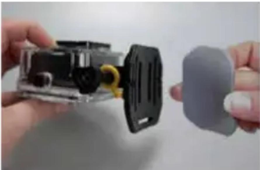 Guardo Action Cam 4 - Comment enlever le ruban adhésif ? - 1