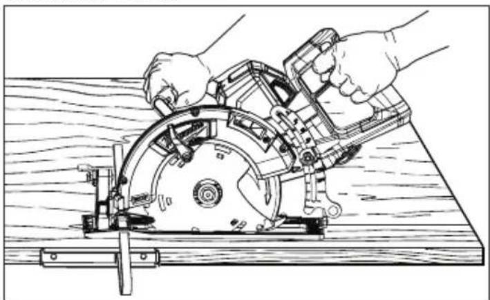 MILWAUKEE M18 Fuel 2830-21 - Ripping Wood - 1